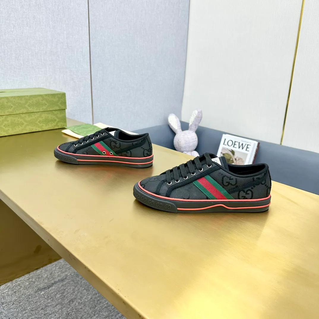 👟👟Ex-factory price 440👟👟 GUCCI 2020 latest classic 1977 low-top double G canvas shoes, original purchase, 1:1 development, original lasting process. Size: 35-45/45. Customized items are non-returnable and must be paid first. . ...new version complete package...